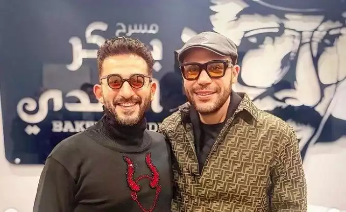 محمد إمام يشيد بمسرحية بني آدم 1