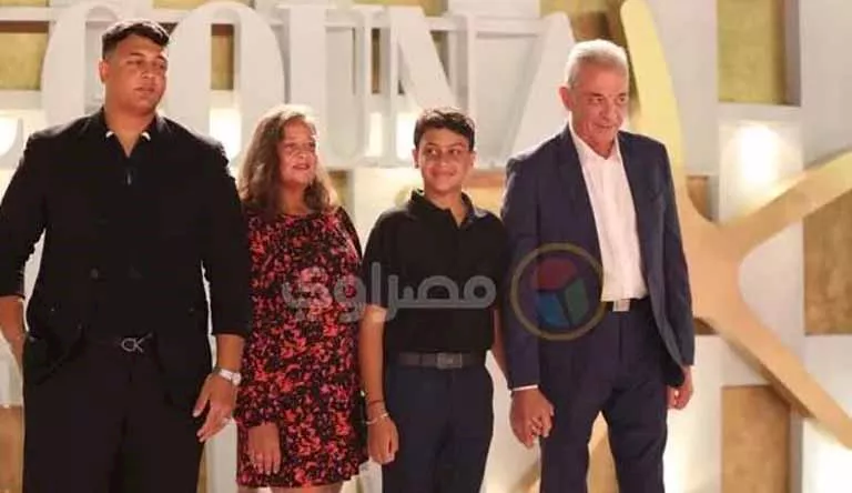 محمود حميدة مع عائلته