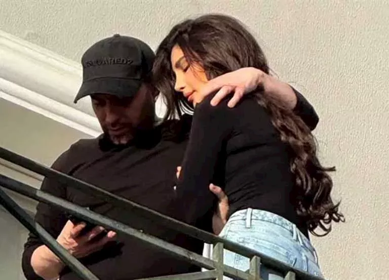 بعد شائعة ارتباطه بالمطربة اللبنانية شيراز.. أول ظهور لـ حسام حبيب_2