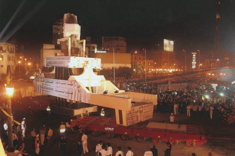 نقل تمثال الملك رمسيس الثاني (2)