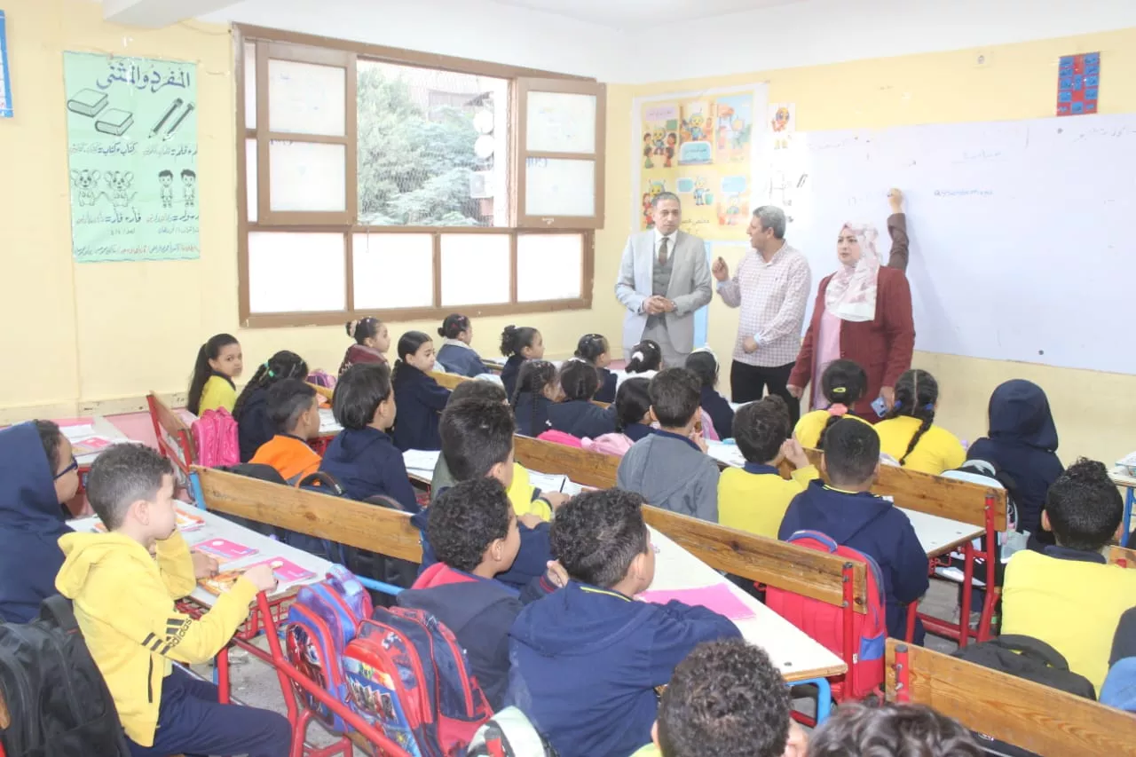 سعيد عطية، وكيل وزارة التربية والتعليم بالجيزة (2)