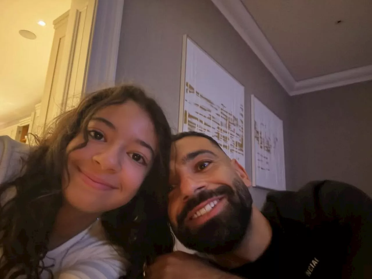 محمد صلاح مع ابنته مكة