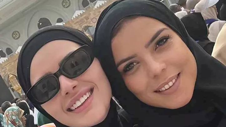 ناهد السباعي وهنادي مهنا تؤديان مناسك العمرة (5)