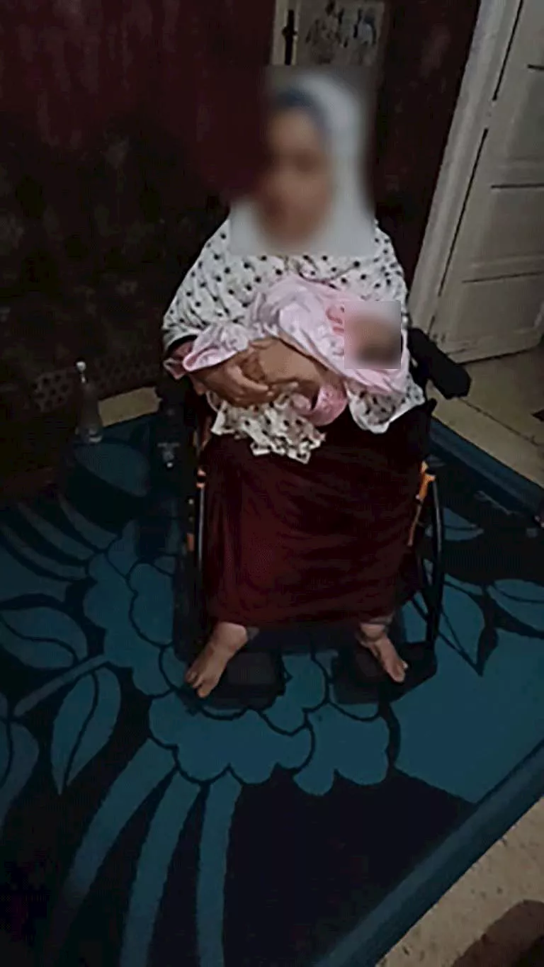 فتاة-معاقة-تنجب-طفلة-(2)_2_1