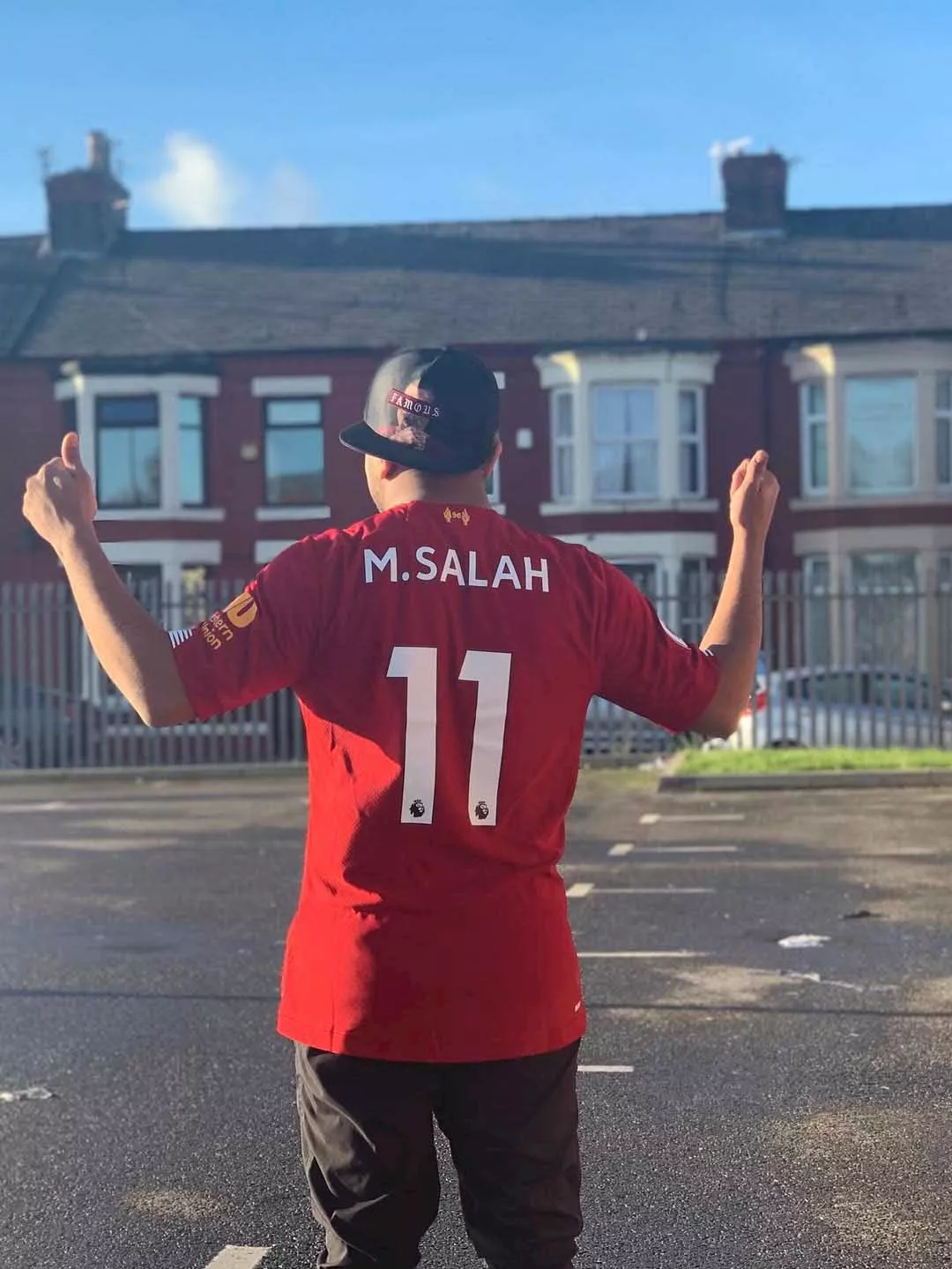 اوس اوس بتيشيرت محمد صلاح