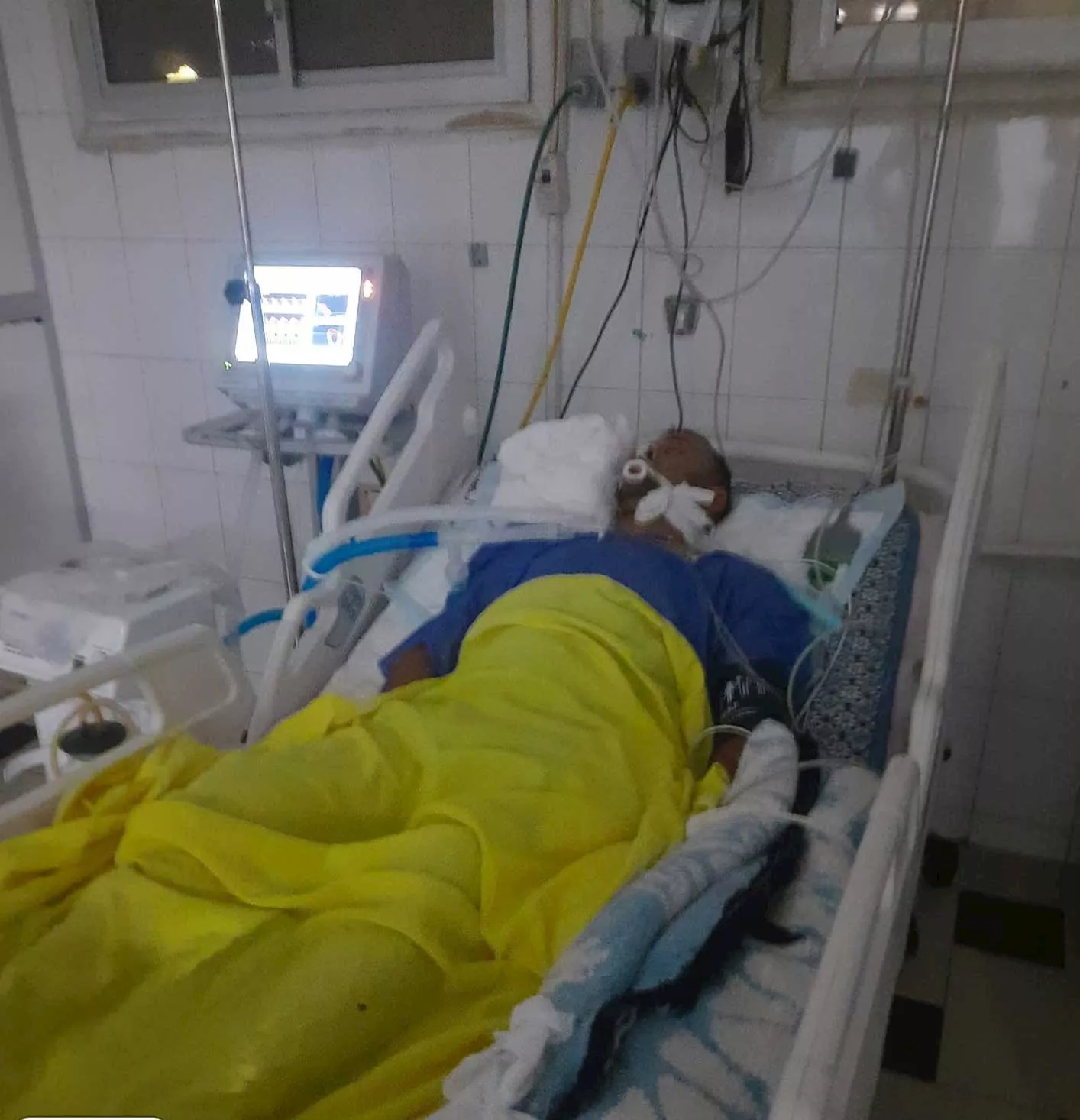 الضحية بعد دخوله العناية المركزة نتيجة خطأ طبى