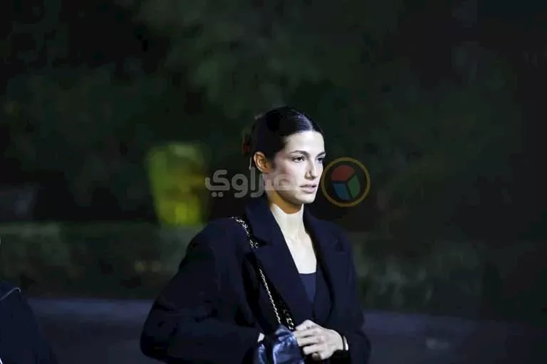 بينهما السقا ومالك وداوود.. 25 صورة لنجوم الفن في عزاء الماكيير محمد عبد الحميد _4