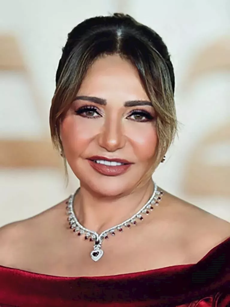 نجمات تألقت بفساتين حمراء_9