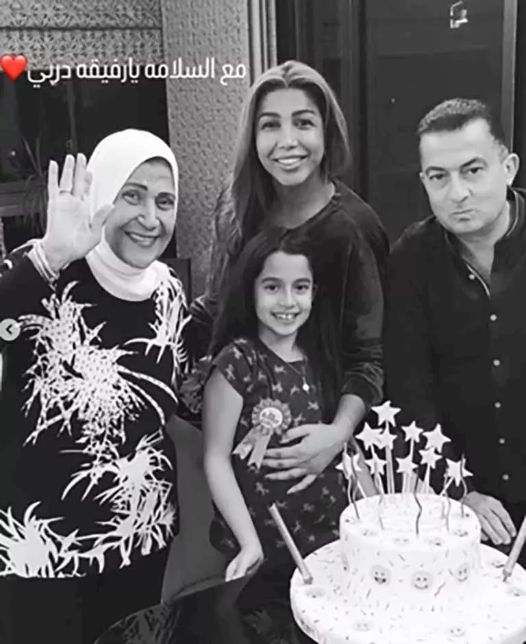 المطربة أروى تنعى والدتها بكلمات مؤثرة