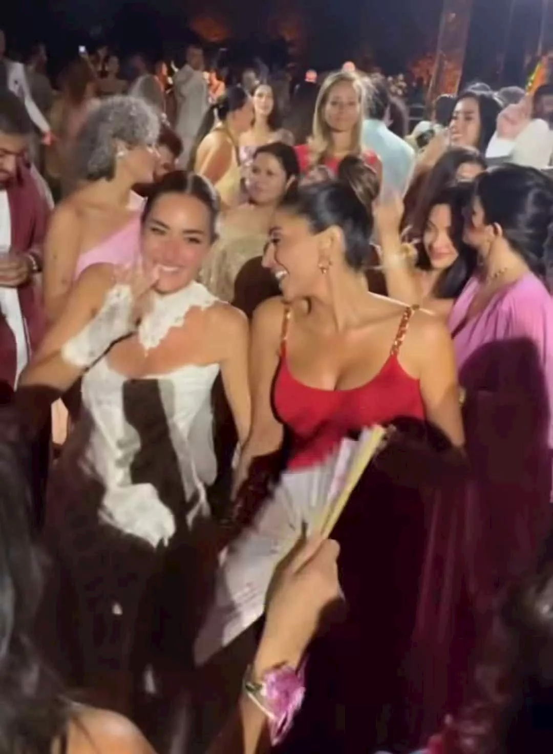 دينا الشربيني توجه رسالة لـ أمينة خليل بعد زفافها_6