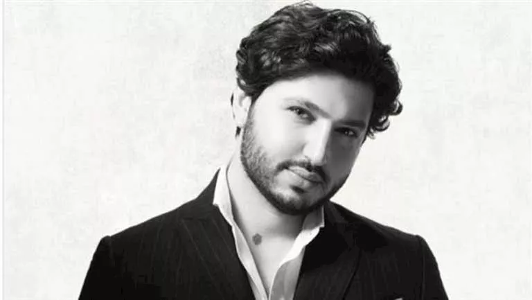 محمد فضل شاكر يعلن تأجيل حفلاته في ألمانيا وهولندا