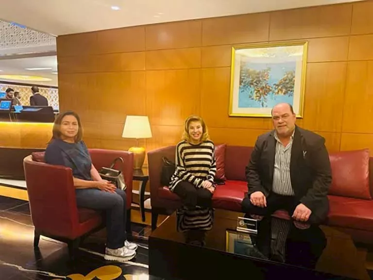 إلهام شاهين وهالة سرحان تعودان للقاهرة وتشكران العراق_2