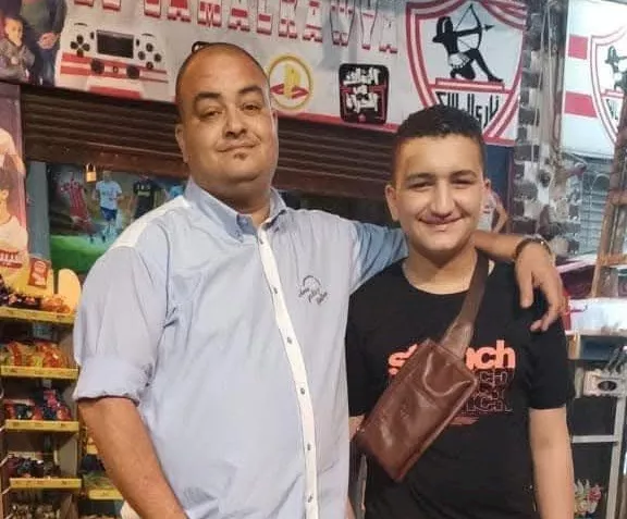 طالب المدرسة الثانوية سمير تامر ووالده