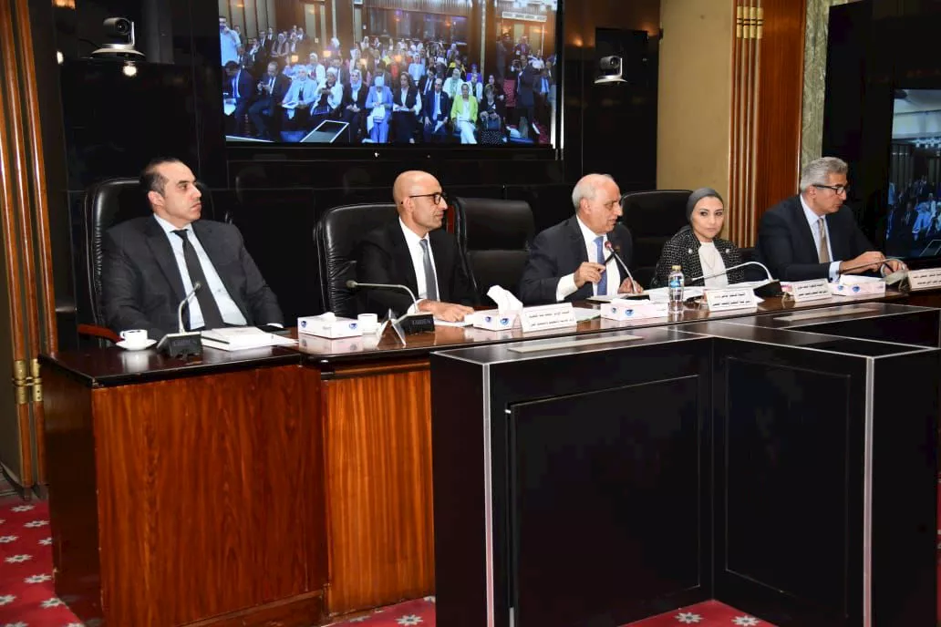  محمد عبد اللطيف وزير التربية (2)