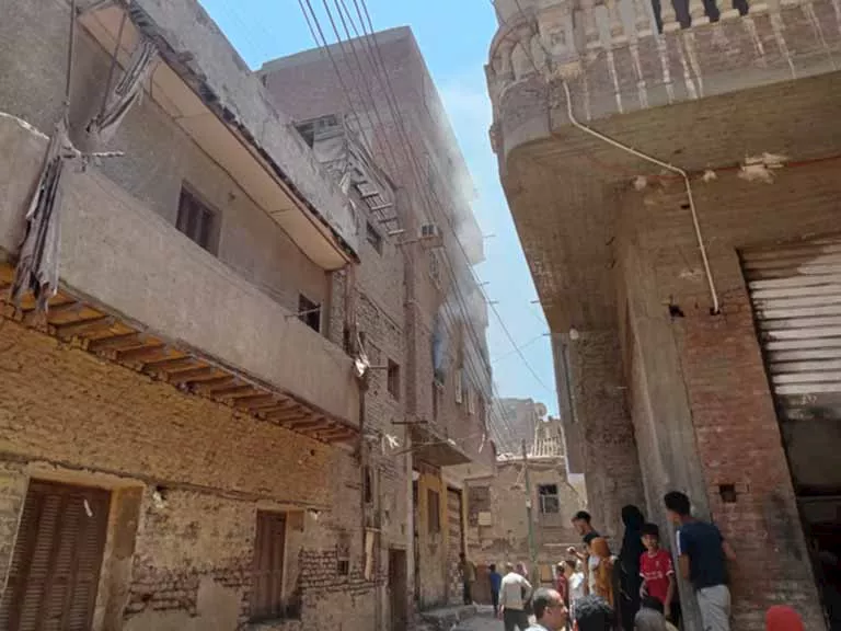 السيطرة على حريق شقة سكنية بقليوب (2)