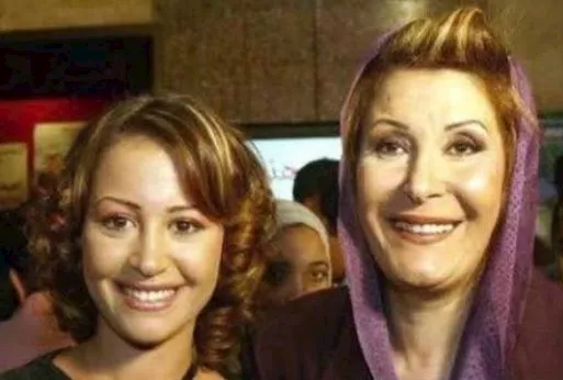 منة شلبي ووالدتها
