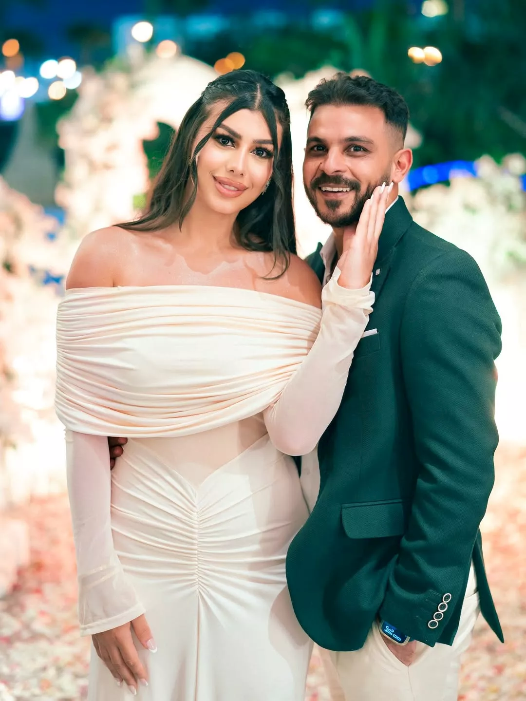 خطيبة محمد رشاد تنشر صورًا جديدة لهما