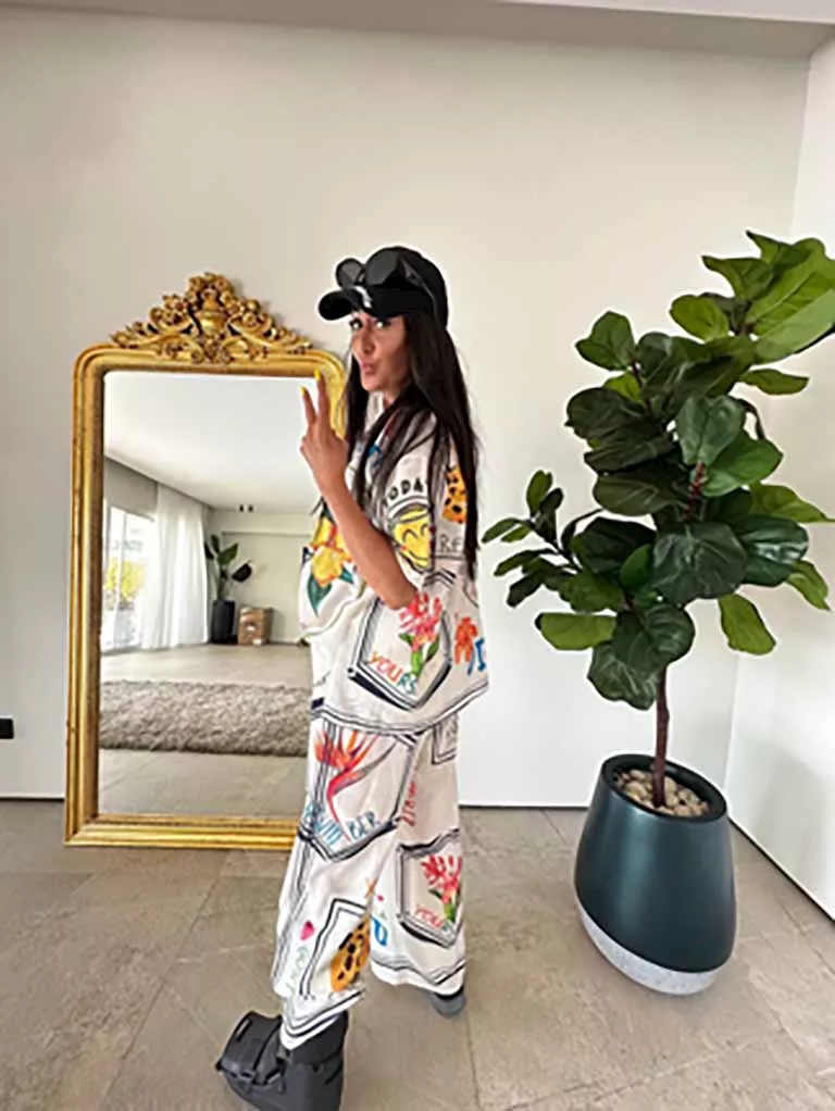 أحدث ظهور لـ غادة عبدالرازق بعد إصابتها في الساحل