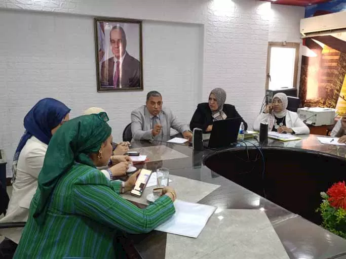 وكيل تعليم الجيزة يتابع سير امتحانات الدور الثاني للشهادة الإعدادية (2)