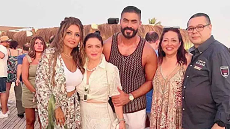 تعليقات الجمهور على صور إلهام شاهين بالساحل_4