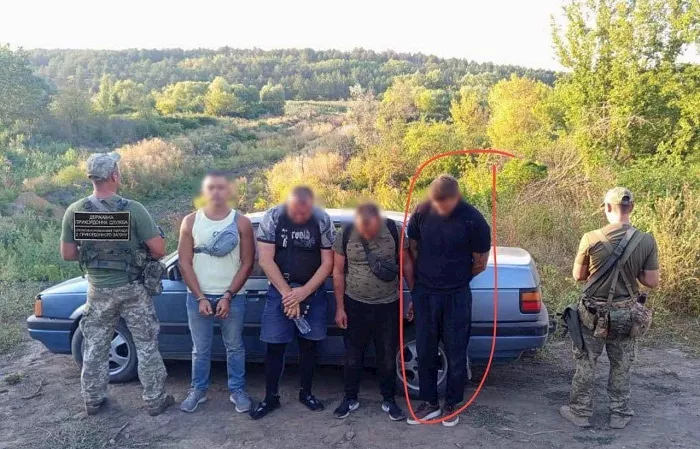 اعتقال خارس مرمى دينامو كييف وشاختار دونيتسك السابق، أرتور رودكو (2)