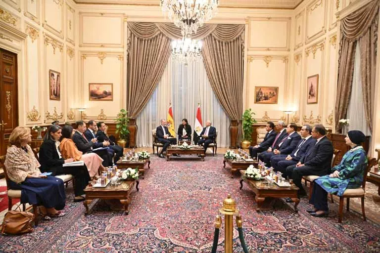 رئيس مجلس النواب يستقبل ملك إسبانيا بمقر البرلمان المصري (1)