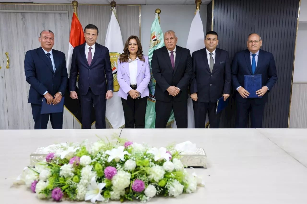 بروتوكول تعاون لإنشاء أول مركز متكامل لإنتاج الحرير الطبيعي بمدينة الخارجة