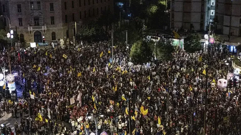 ساحة باريس عند مدخل القدس الغربية