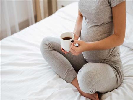 كيف يؤثر استخدام المنبهات على صحة الحامل؟ - فوائد وأضرار استخدام المنبهات للحامل