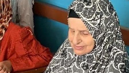 الشيخة روحية الجداوي عمرها 80 عاما..عطاء لا ينقطع في تحفيظ ا | مصراوى