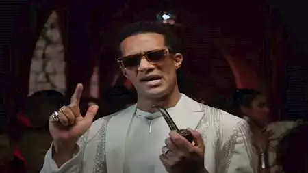 محمد رمضان يروي كواليس تقليده للرئيس السادات في كليب 