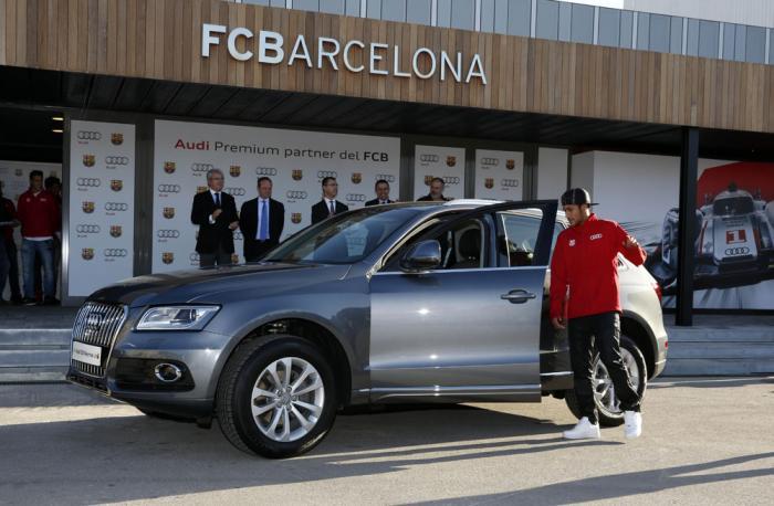 سيارات لاعبى برشلونة الجديدة                                                                                                                          