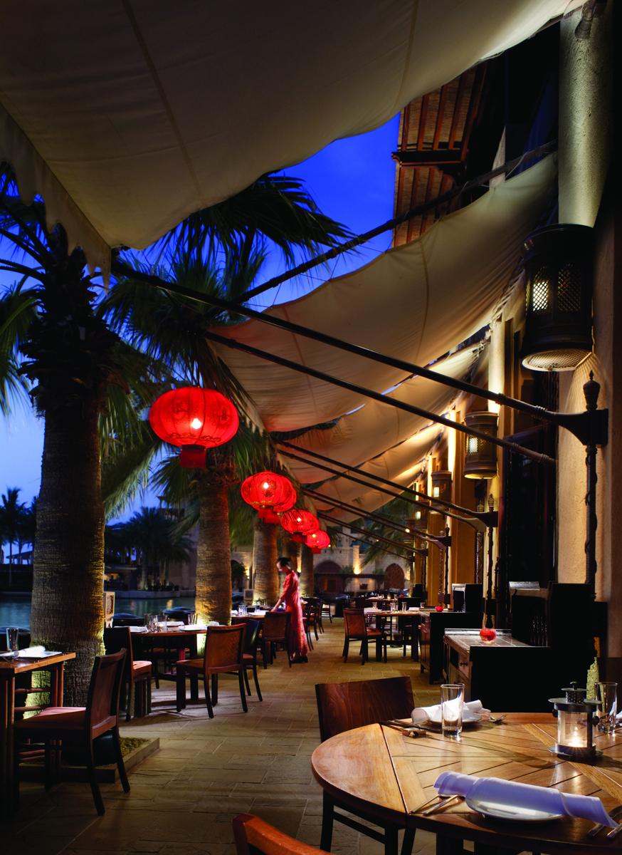 مهرجان منتصف الخريف في زينغ هيز، المطعم الصيني الأساسي في دبي                                                                                         
