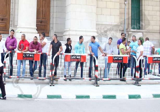 أبطال كمال الأجسام يستعدون لتأمين جامعة القاهرة                                                                                                       