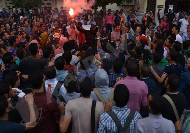 تظاهر العشرات من طلاب الاخوان بجامعة القاهرة (1)                                                                                                      