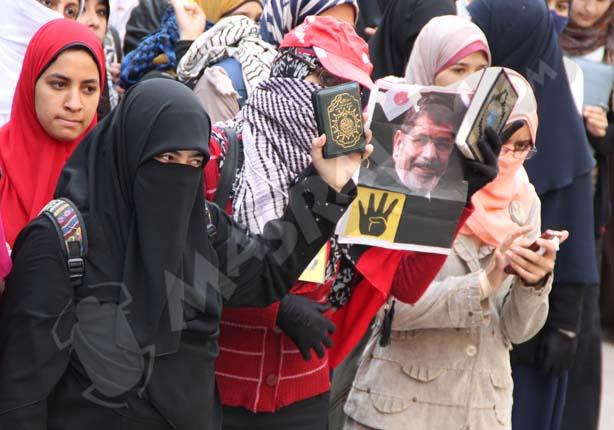 مسيرة لطلاب الإخوان تطوف بجامعة القاهرة                                                                                                               