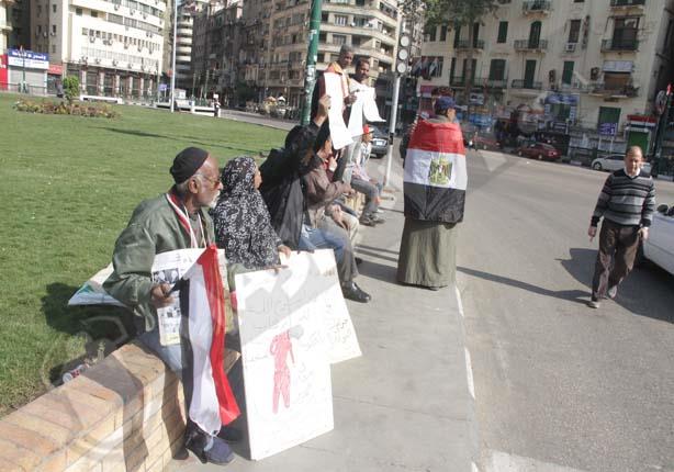 مواطنون يتظاهرون اعتراضاً على دعوات الإخوان                                                                                                           