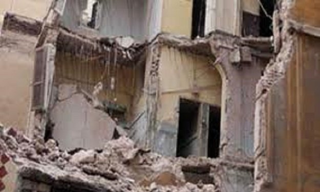المعاينة الهندسية لشرفة المنزل المنهارة: متآكلة من الأمطار والمنزل مبني منذ 30 عاما المعاينة الهندسية لشرفة المنزل المنهارة: متآكلة من الأمطار والمنزل مبني منذ 30 عاما