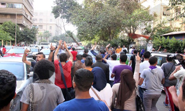 بالصور.. حركات ثورية تطالب بإسقاط النظام في وقفة احتجاجية أمام ''الصحفيين''