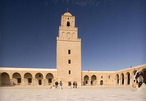مسجد القيروان                                                                                                                                         