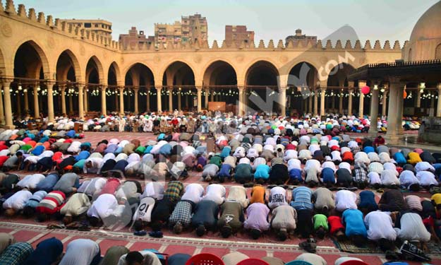 بالصور.. مسجد عمرو بن العاص صلاة العيد ''طعم تاني''