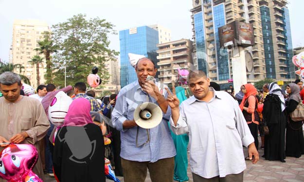 بالصور: صلاة العيد في ''مصطفى محمود''.. كل حاجة وعكسها