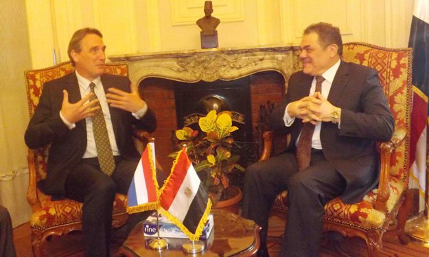 بالصور.. سفير هولندا يلتقي رئيس حزب الوفد