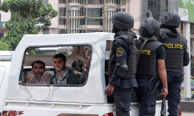 بالصور- الأمن يلقي القبض على أعضاء'' أحرار'' بالبحوث