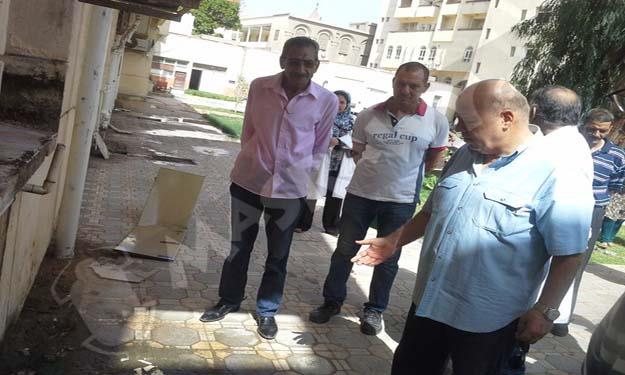 أحال اللواء سماح قنديل مدير مستشفى بورسعيد العام للتحقيق بسبب تدني النظافة (1)