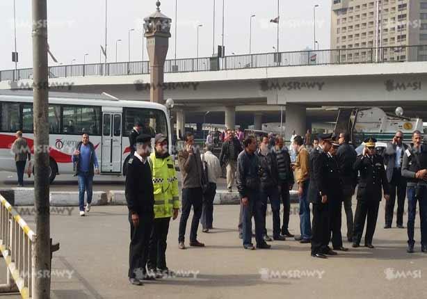  قوات الشرطة تتفاوض مع مؤيدي السيسي لفض وقفتهم بـ ''عبد المنعم رياض''                                                                                 