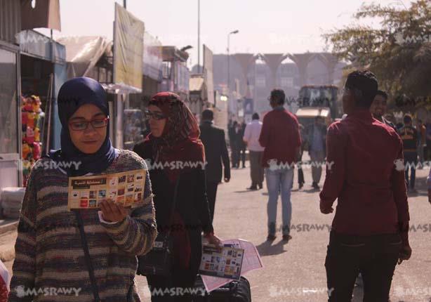 تشديدات أمنية وإقبال كثيف على معرض القاهرة الدولي للكتاب (1)                                                                                          