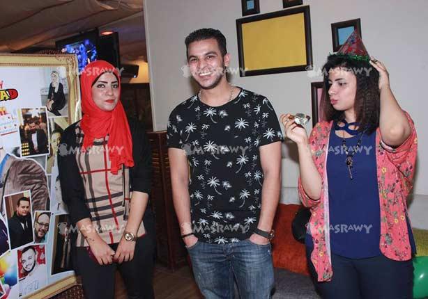 أصدقاء محمد رشاد يفاجئونه بالإحتفال بعيد ميلاده                                                                                                                                                         