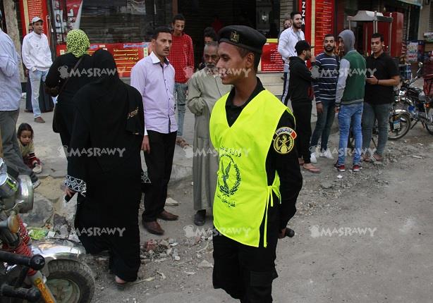 عسكري حقوق الإنسان بالداخلية بـ ينظم المرور (2)                                                                                                                                                         