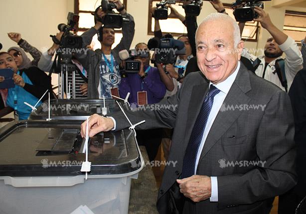 الدكتور نبيل العربي يدلي بصوته في الانتخابات                                                                                                                                                            
